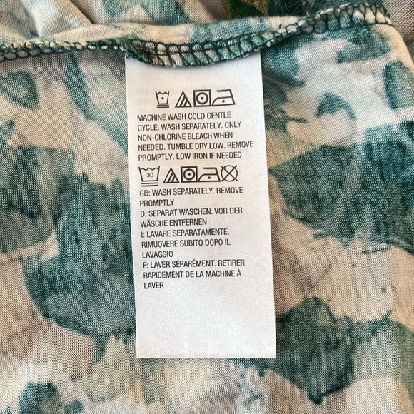 LOGO by Lori Goldstein Printed Lace Trim Tank Top Size 1X - Picture 8 of 9